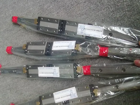 Original THK Linear Bearing Rail Block Roland Sp-300 Sp-300V Sp-300I Sp-540 Sp-540I Sp-540V Vs640 Printer SSR15xw Slider pictures & photos